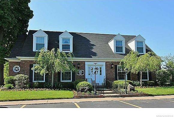 1st image of 30 Oakbrook Dr APT 6