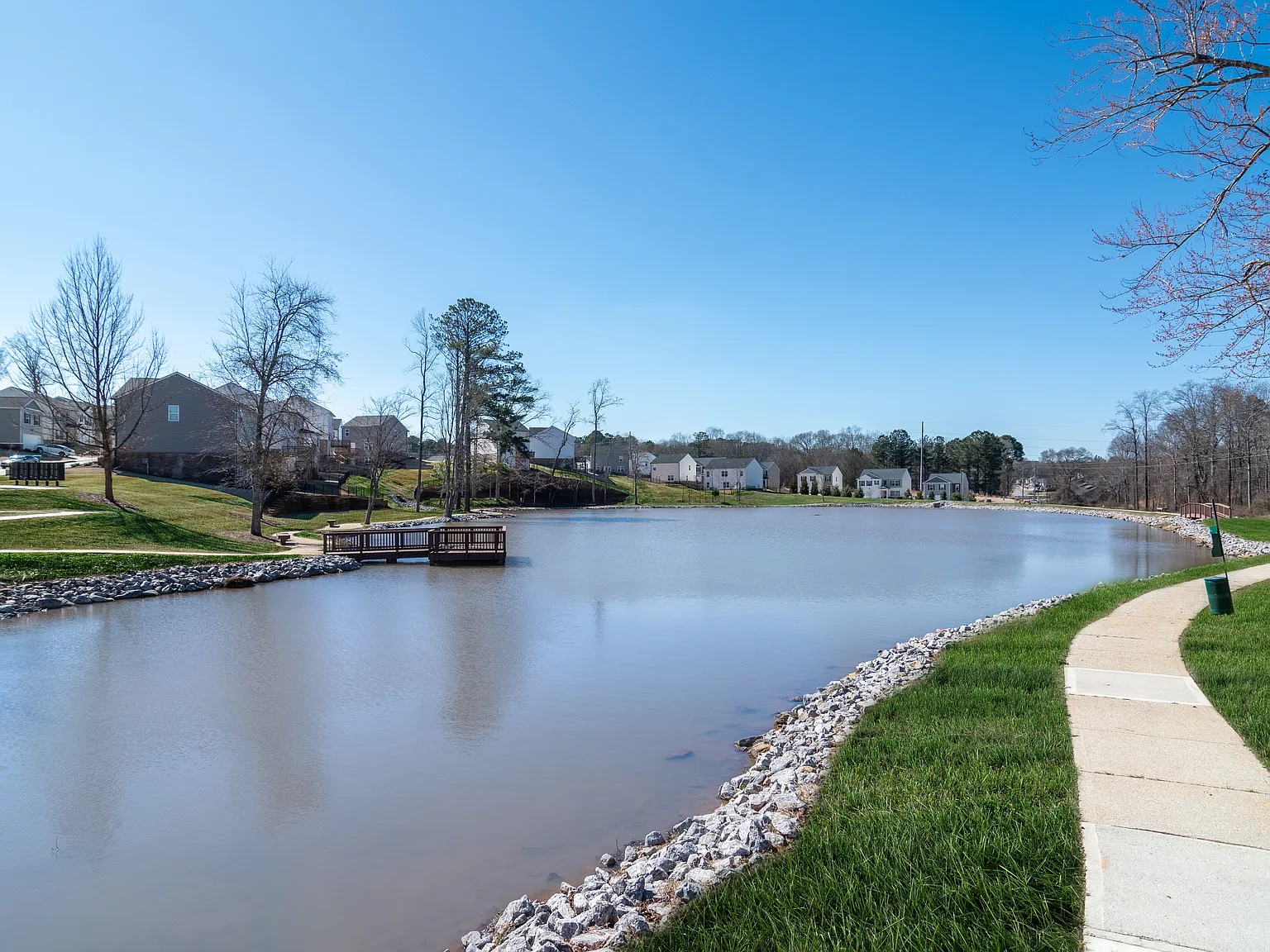 3 bed, 2.5 bath, 1634 sqft, $1,849 — Photo 2
