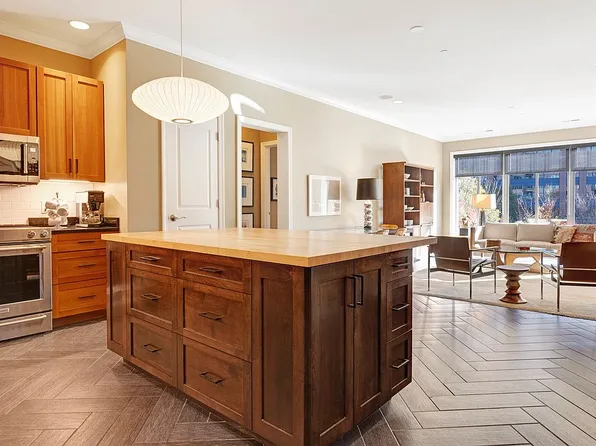 250 Daniel Burnham Sq Unit 305, Columbus, OH 43215