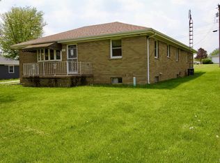 104 Parkview Cir, Washburn, IL 61570