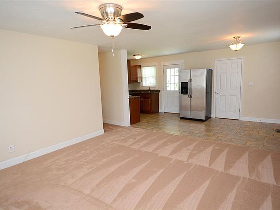 5th image of 1012 Basie Cres