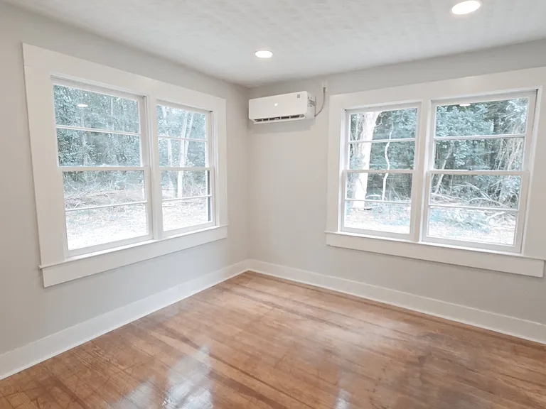 338 S Locust Ave — Photo 20