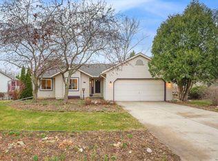 2906 Tucson Trl, Madison, WI 53719