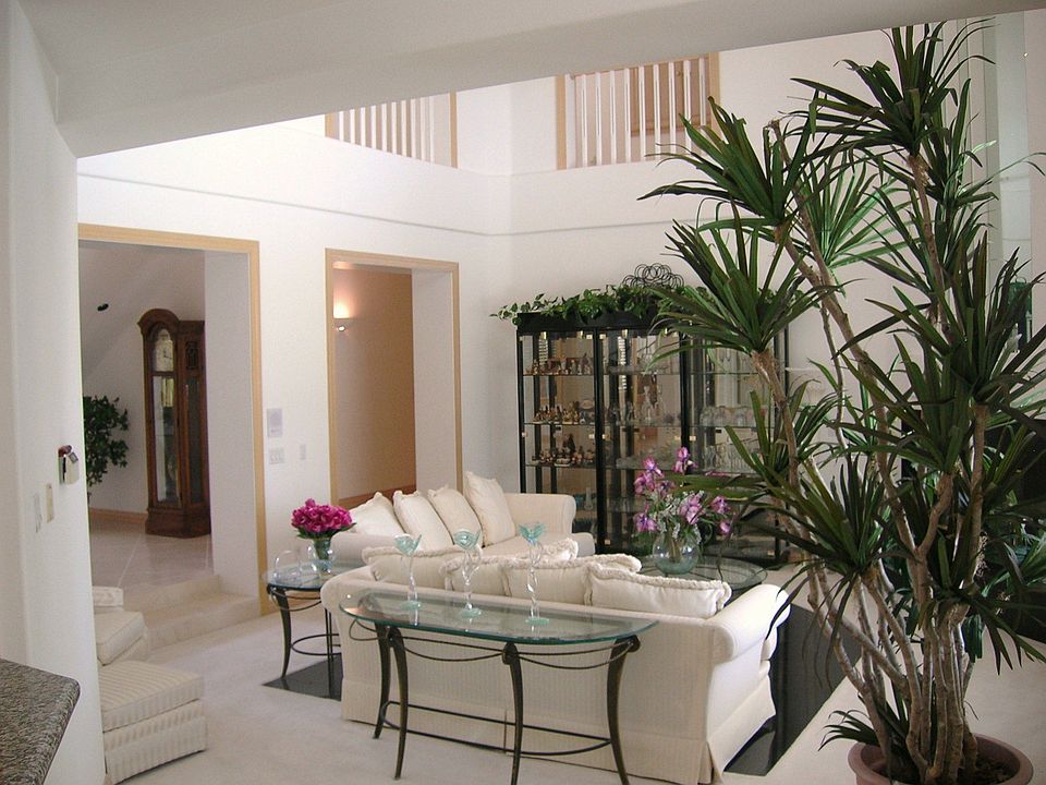Sunken Formal Living Room!