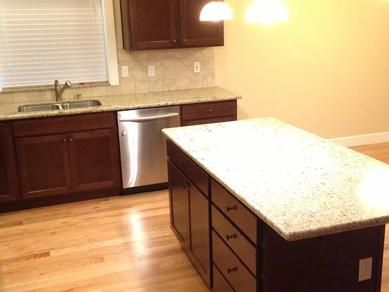 14237 SE Duke Ct — Photo 2