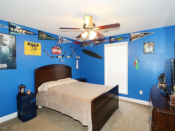 4th image of 106 Blossom Ct