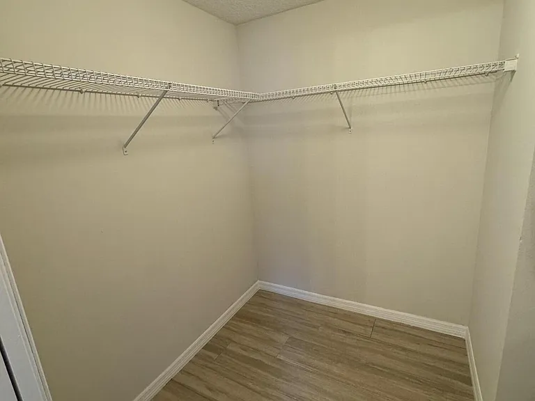 4020 E Louisiana Ave — Photo 14