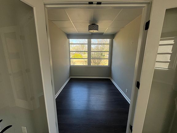 3rd image of 9 Kensington Rd #9