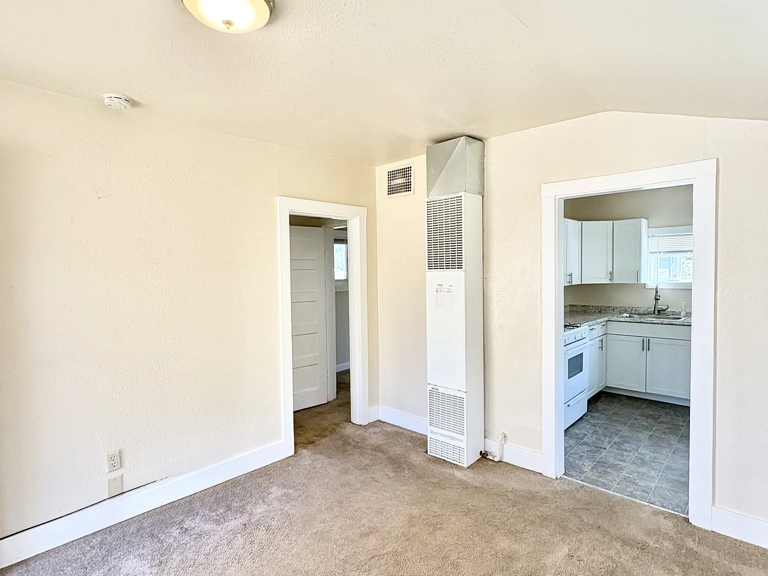 1548 Elizabeth Avenue - 6 — Photo 4