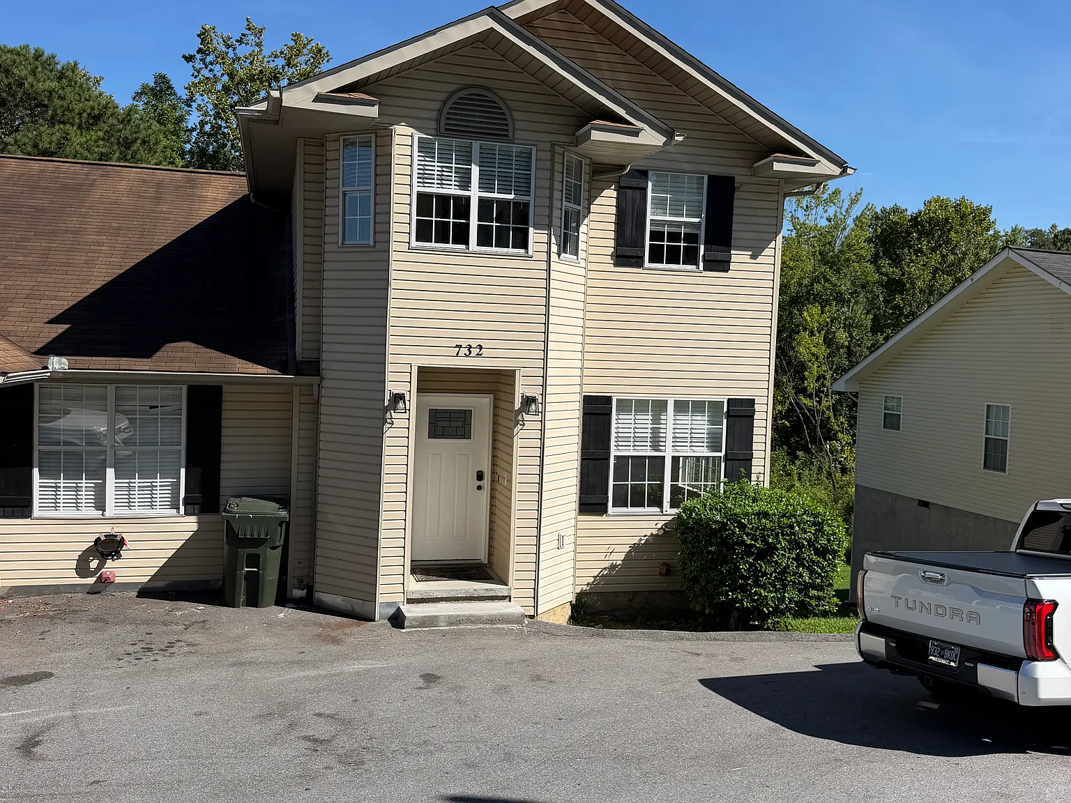 2 bed, 2.5 bath, $1,900 — Photo 2
