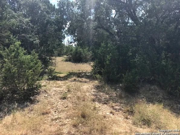 722 Squires Row, Canyon Lake, TX 78133
