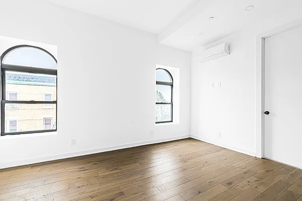 Rented by Bold New York | media 7