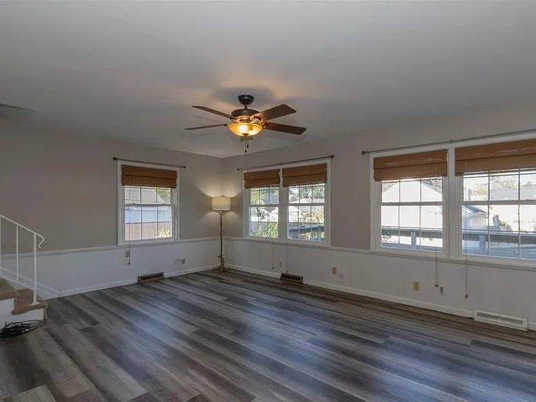 2416 C Ave NE — Photo 3
