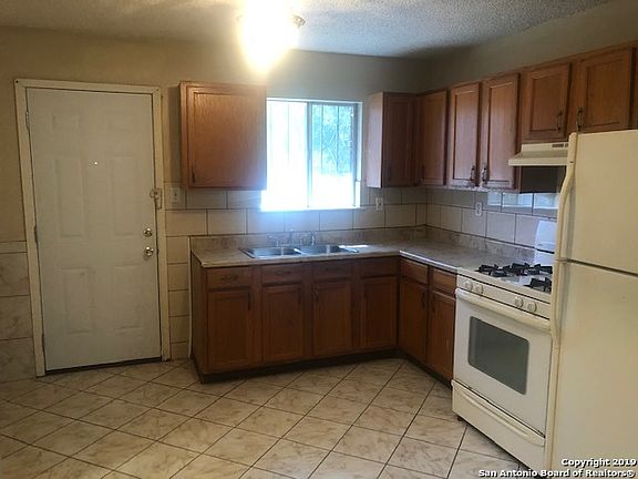 4th image of 1712 W Mayfield Blvd