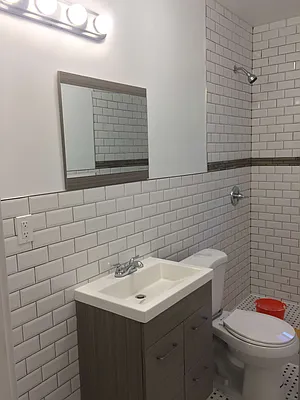 Rented by Metroline Realty | media 6