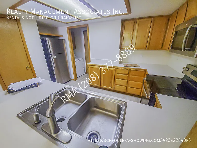 588 S Curtis Rd — Photo 5