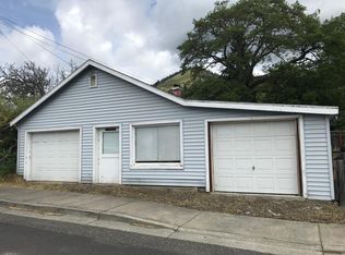201 N Oak St, Bingen, WA 98605