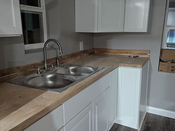 3rd image of 399 S Depot St