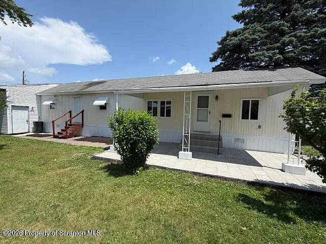 2 bed, 1.0 bath, 782 sqft, $1,350 — Photo 1