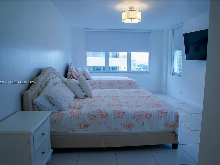 5601 Collins Ave #1614 — Photo 13