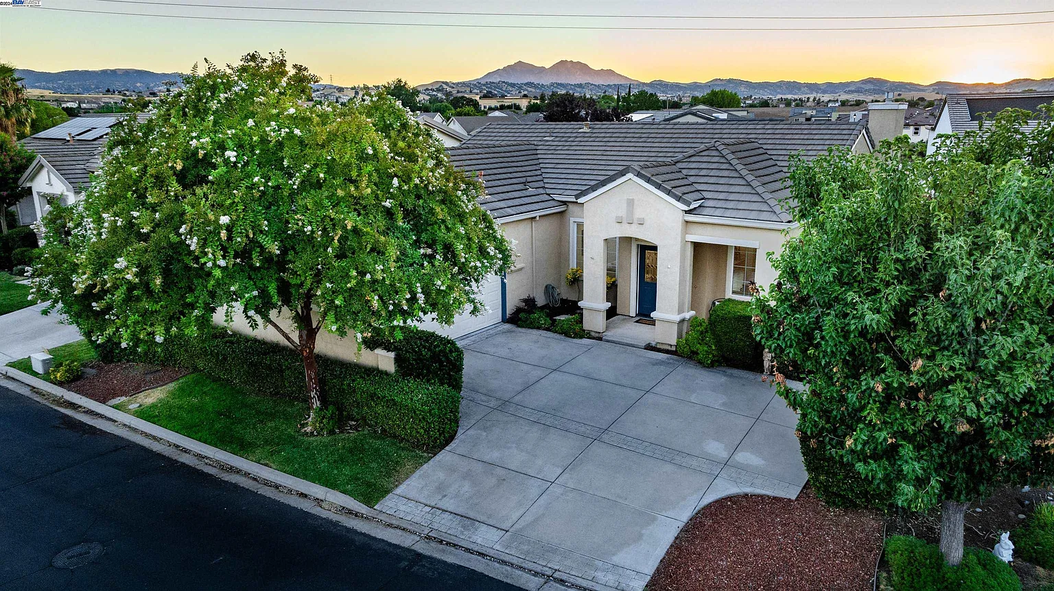229 Upton Pyne Dr photo 1