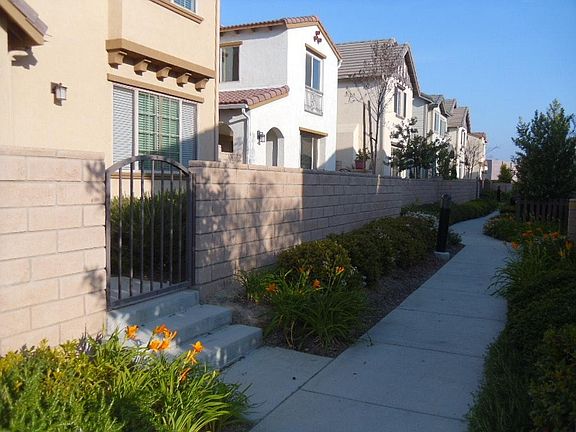 3rd image of 452 Amargosa Way