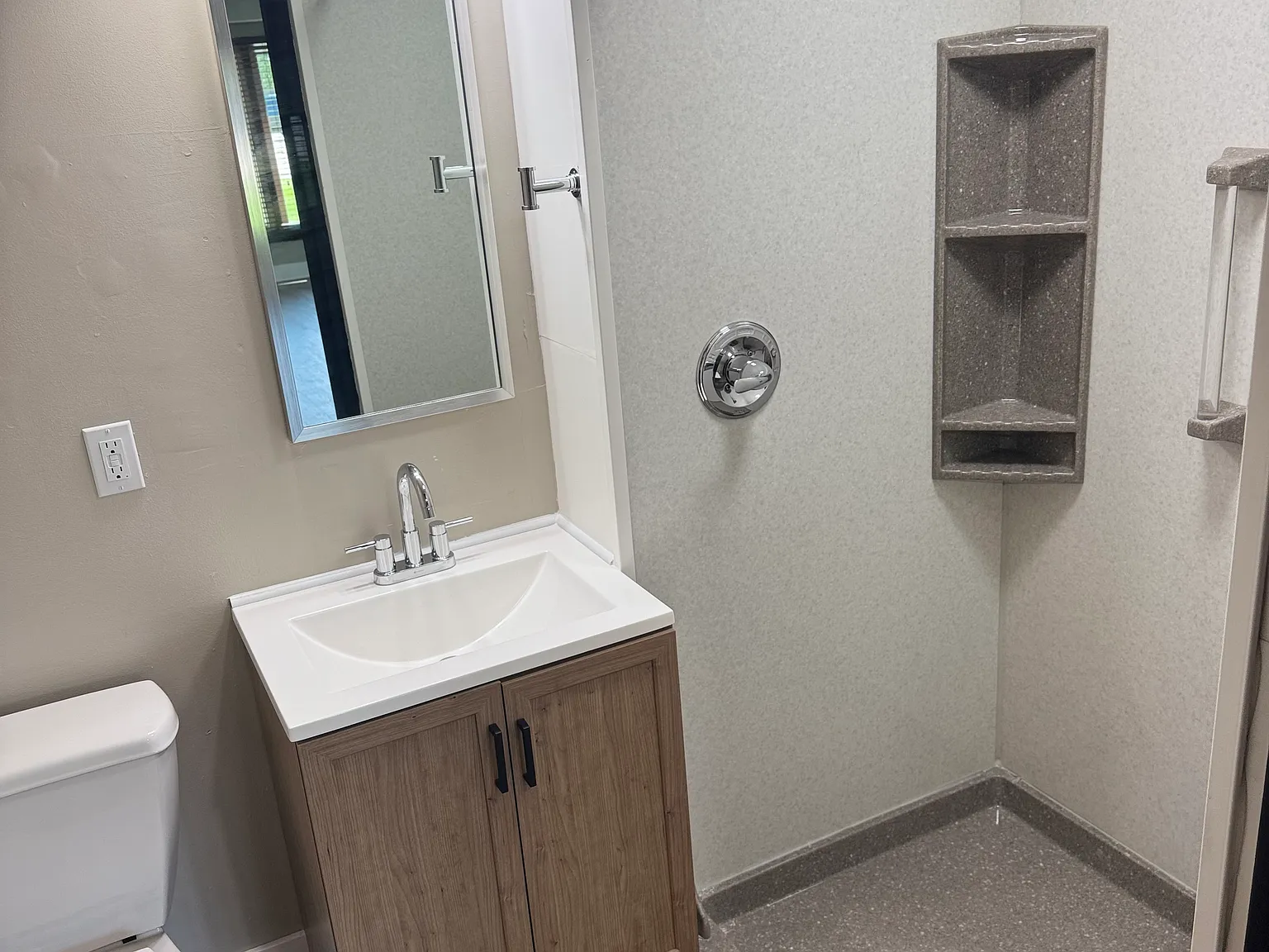 2 bed, 1.5 bath, 687 sqft, $1,350 — Photo 4