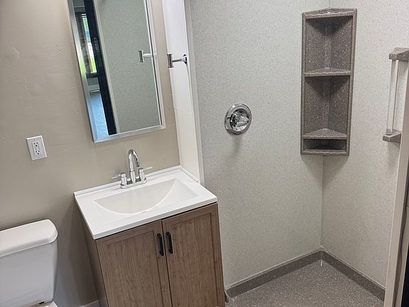 5th image of 200 Valley View Dr #102