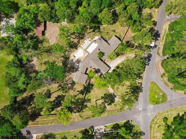 9805 Shadow Wood Dr, Houston, TX 77080