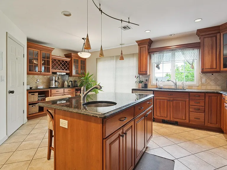 75 Myrtle Ave #1 — Photo 10