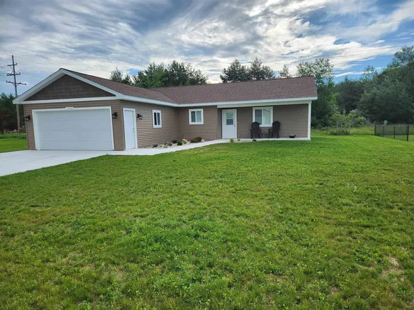 1208 Pheasant Run Dr, Gladwin, MI 48624