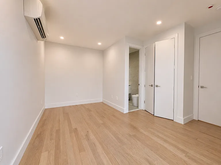 162 Covert St #4B — Photo 3