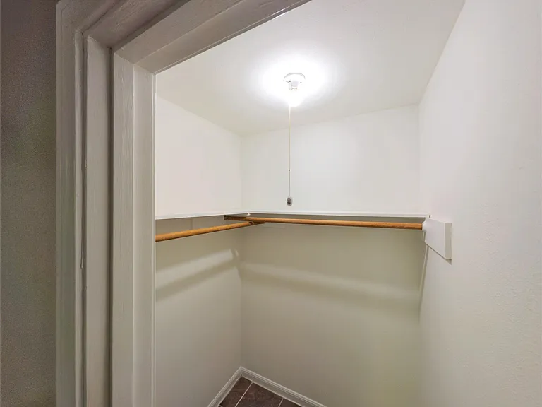 4919 Connorvale Rd — Photo 16