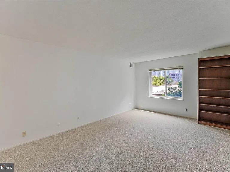 8360 Greensboro Dr #208 — Photo 39