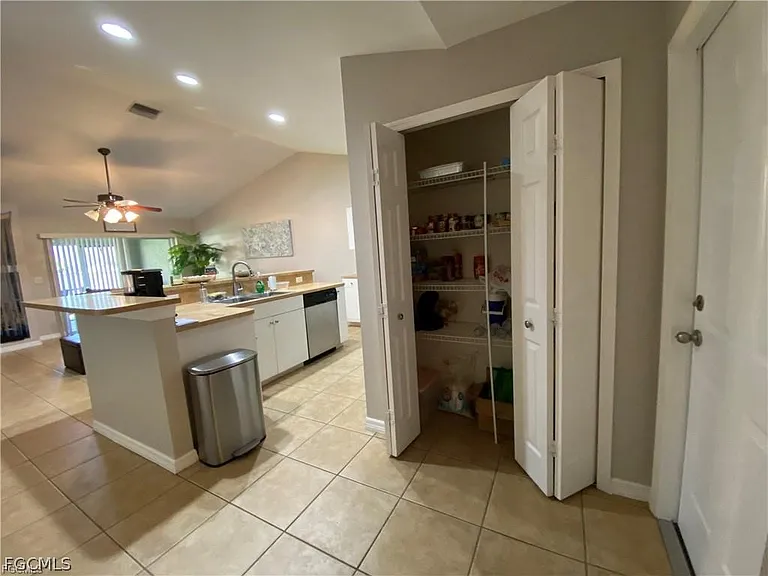 4317 SW Santa Barbara Pl — Photo 4