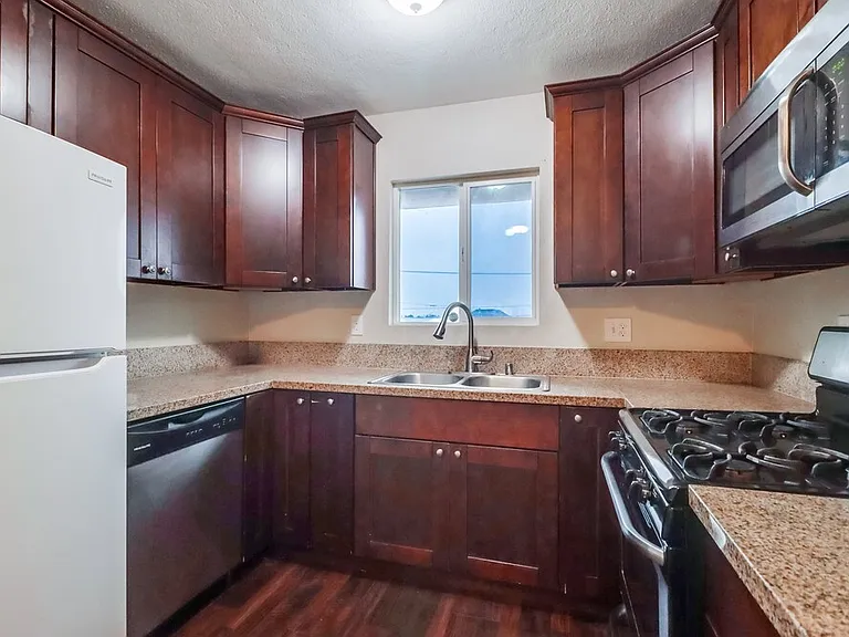 3523 J St — Photo 11