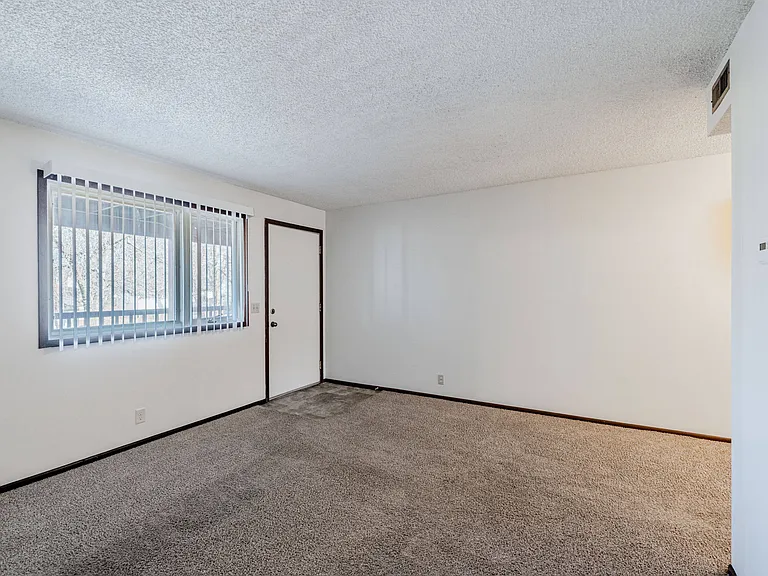 2209 D St — Photo 10