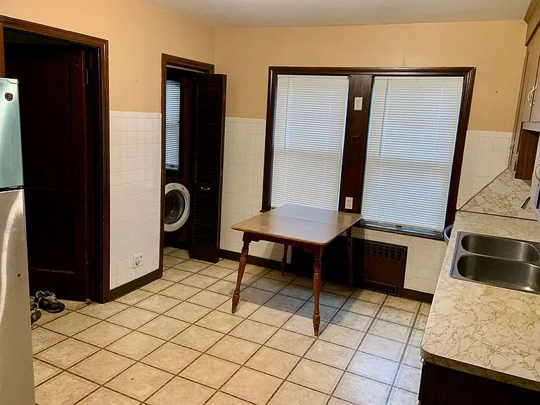 87 Willow St #2 — Photo 3