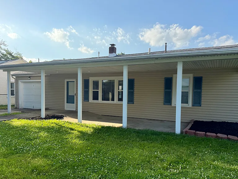 324 Lockwood St — Photo 2
