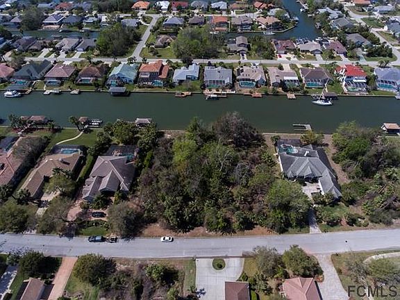 3rd image of 10 Old Oak Dr S