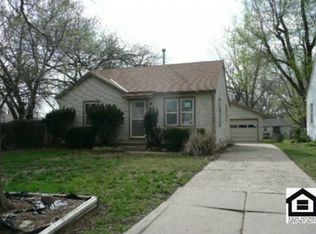 1745 S Chautauqua Ave, Wichita, KS 67211