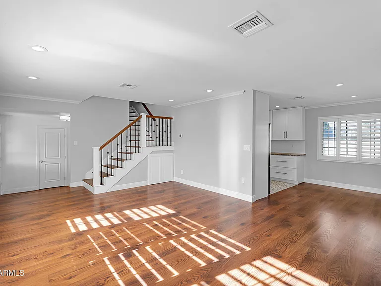 2542 W Nopal Ave — Photo 9