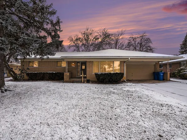 32029 Desmond Dr, Warren, MI 48093