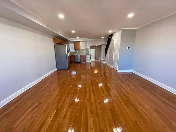 3rd image of 536 W Girard Ave APT 2