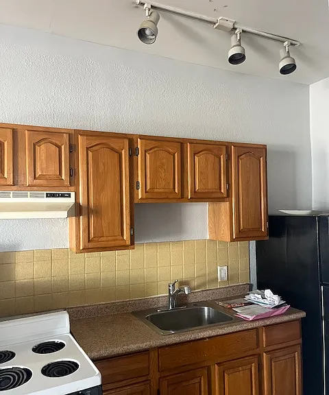 5634 Walnut St #1 — Photo 3