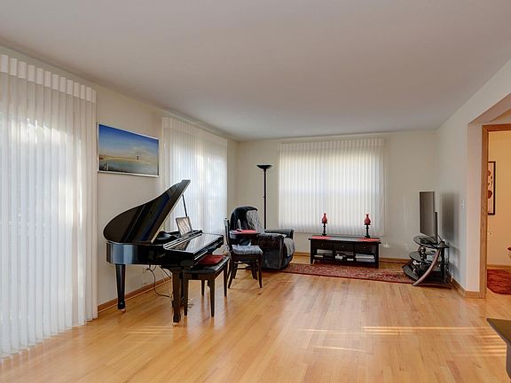 3rd image of 3367 Renard Ln