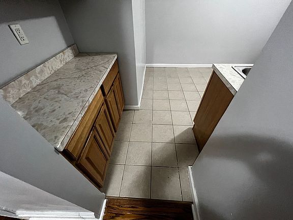 4th image of 807 Avenue A APT 14