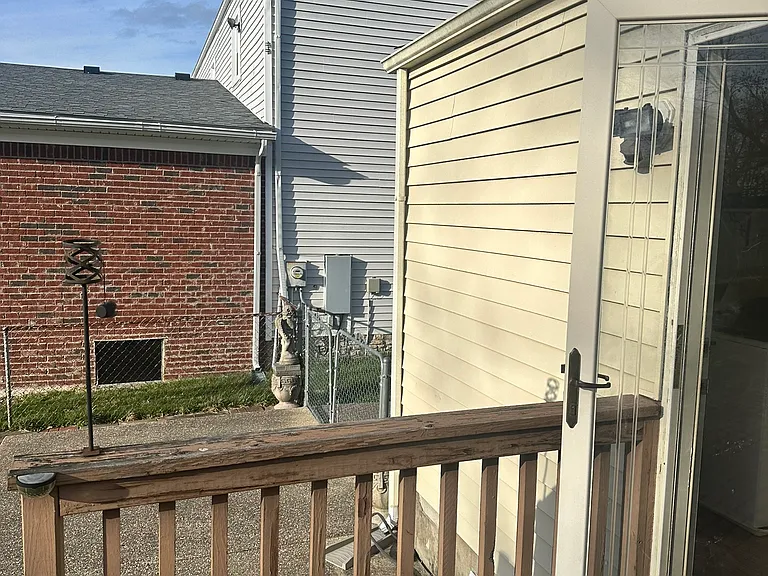 6902 Glendale Rd — Photo 7