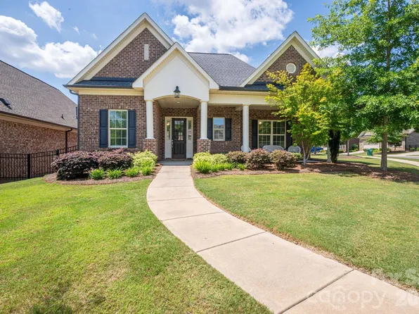 5247 Courtyard Ln, Belmont, NC 28012