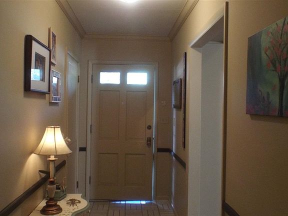 2nd image of 401 W Circle Dr